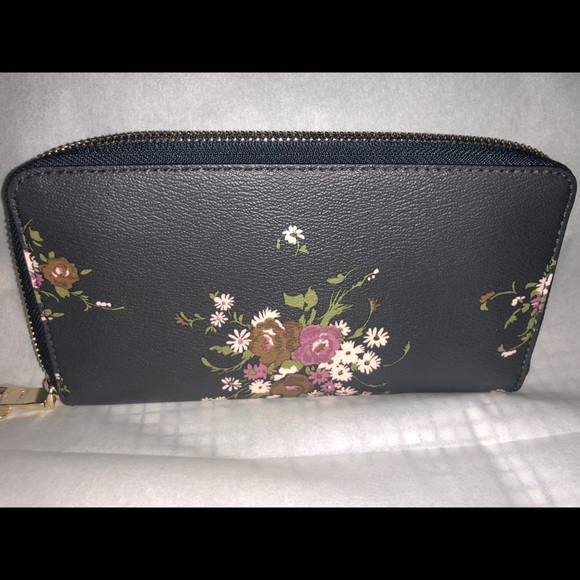 Authentic Coach Wallet - Picture 7 of 8